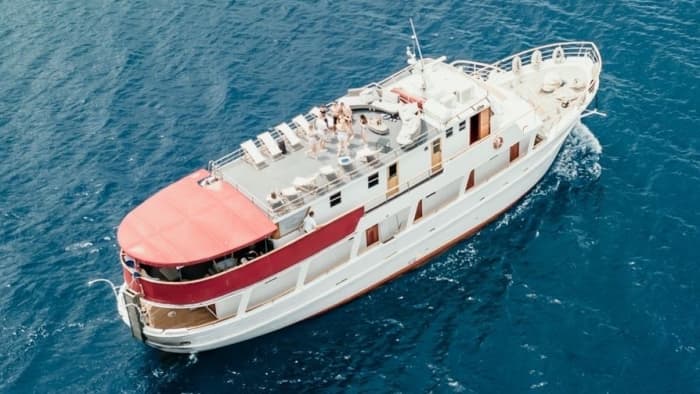Entdecken Sie Dalmatien auf einer 4-stündigen Motorboottour.