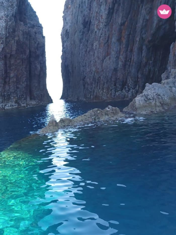 Pontine Islands: The Enchantment of Palmarola and Ponza in an Exclusive Tour