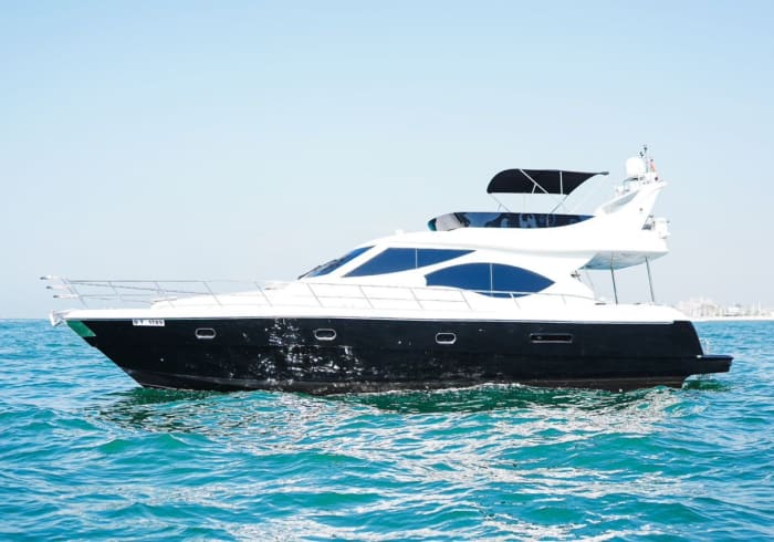 Explora Dubái durante un día completo en un nuevo yate de lujo 2024. Moto acuática de 1900 cc 2025 gratis. Pesca | Natación | Refrigerios | Parrilla de barbacoa gratis.