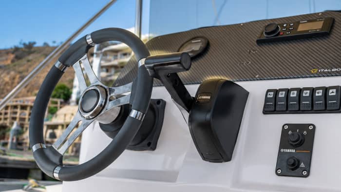 Discover the Costa Blanca from the sea aboard the exclusive Predator 600P Touring.