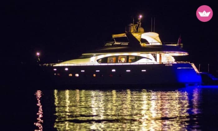 Rustige, blauwe ontsnapping: een dagcruise naar Bodrum aan boord van een luxe jacht