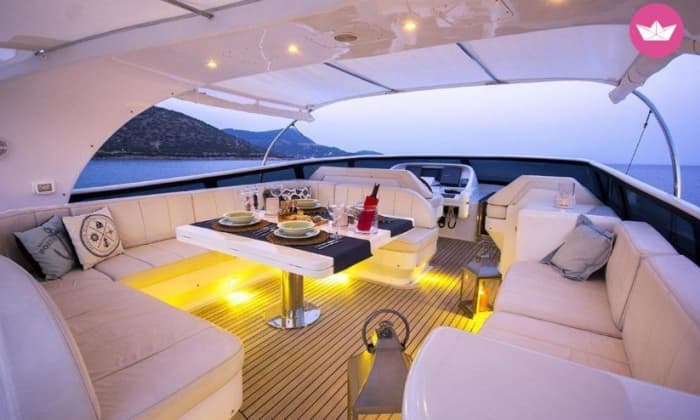 Rustige, blauwe ontsnapping: een dagcruise naar Bodrum aan boord van een luxe jacht