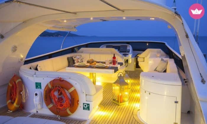 Rustige, blauwe ontsnapping: een dagcruise naar Bodrum aan boord van een luxe jacht