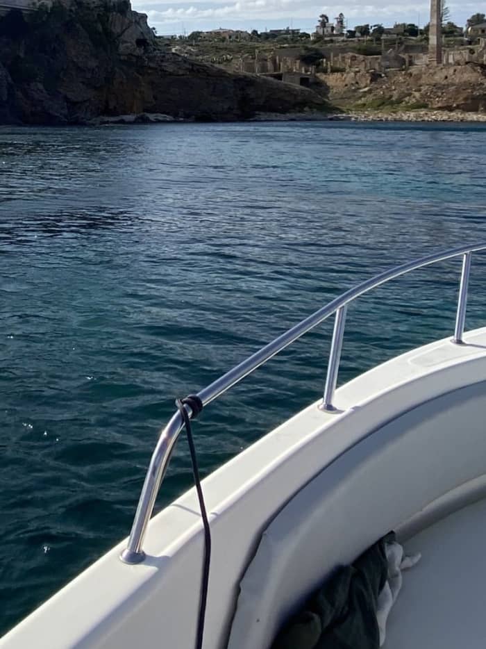 Una tarde entre reservas y calas: Marzamemi en barco