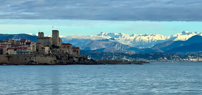 Criques cachées et charme côtier – Une croisière privée au départ d'Antibes