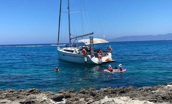 4-Hour Coastal Sailing Adventure Along the Akamas Peninsula