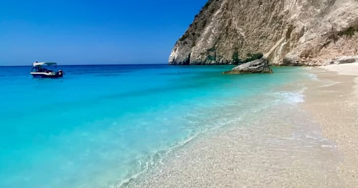 La Odisea Azul Secreta: Crucero privado de medio día por el sur de Zante
