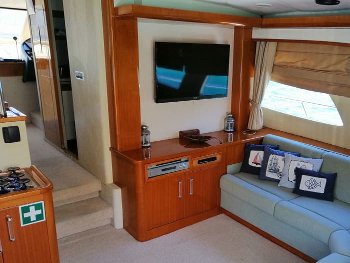 Schwimmen & Sehenswertes: Luxus-Yachtcharter am Bosporus in Istanbul