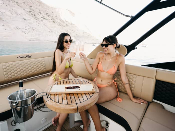 ❖ Milos : croisière privée de luxe — Kleftiko Sarakiniko Poliegos