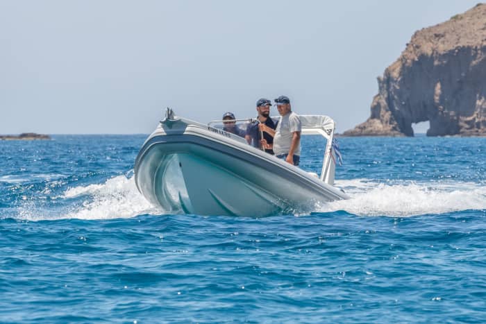 Aventure côtière de 5 heures à Milos depuis Adamantas