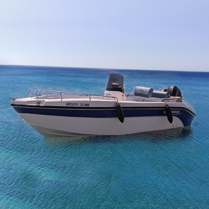 A legendary break: 4h around Port of Milos, Milos on a motorboat