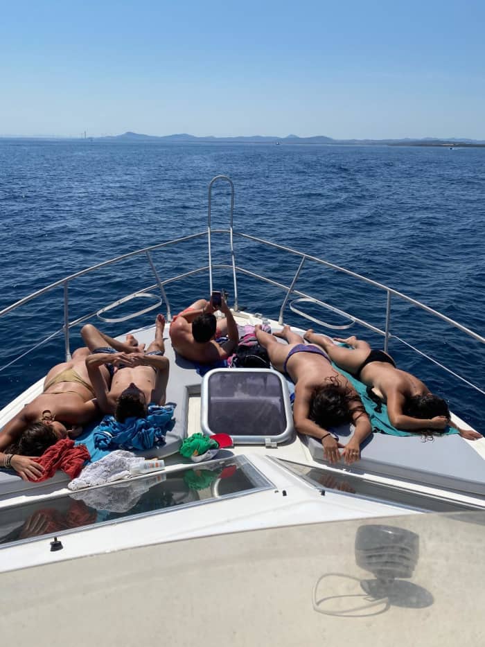 Coucher de soleil de rêve à Stintino : apéritif exclusif sur Isola Piana