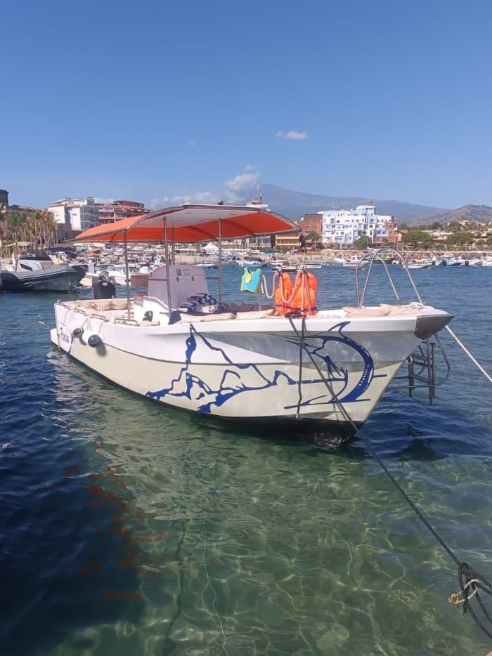 Tesori Nascosti di Taormina Un Giorno in Mare