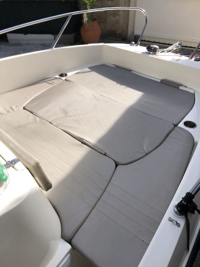 Rent a motorboat for 4h of fun