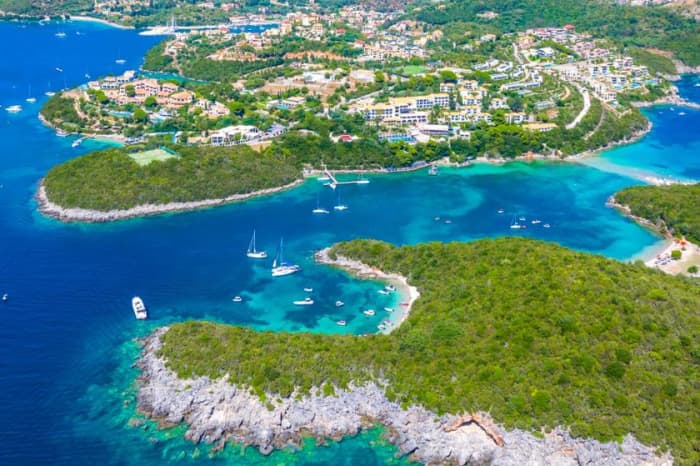 Naviguez et savourez : croisière côtière avec déjeuner/dîner dans une taverne grecque