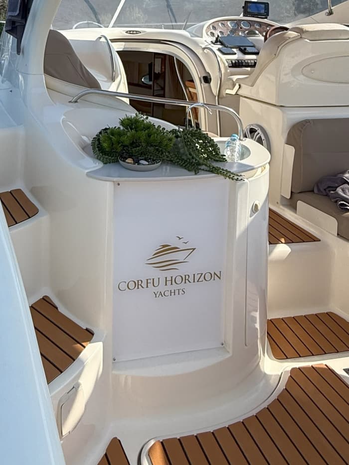Crucero romántico al atardecer en Corfú (2 horas)