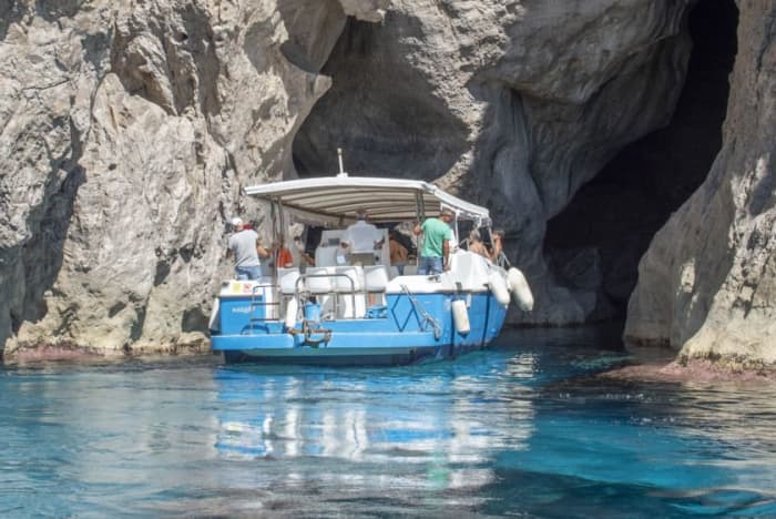 Marettimo: Eine bezaubernde Reise durch Höhlen und wilde Natur