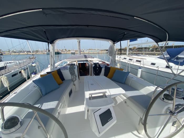 Ontdek Ibiza tijdens een zeiltocht van een hele dag.