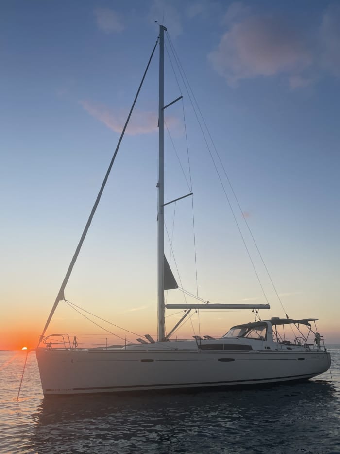 Ontdek Ibiza tijdens een zeiltocht van een hele dag.