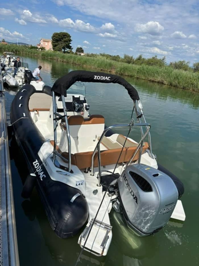 Enjoy 4h of sun on a motorboat in Carnon