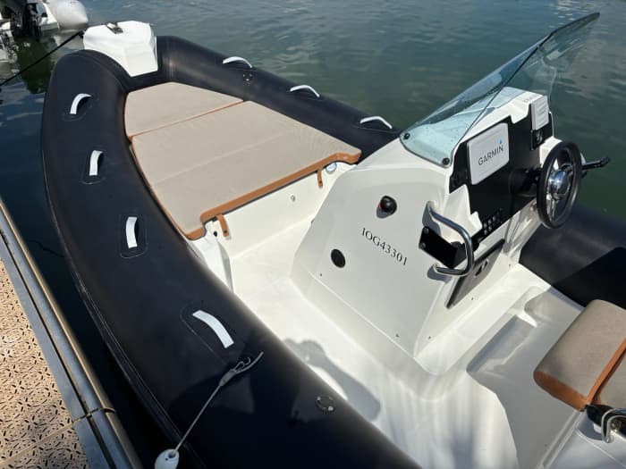 Enjoy 4h of sun on a motorboat in Carnon
