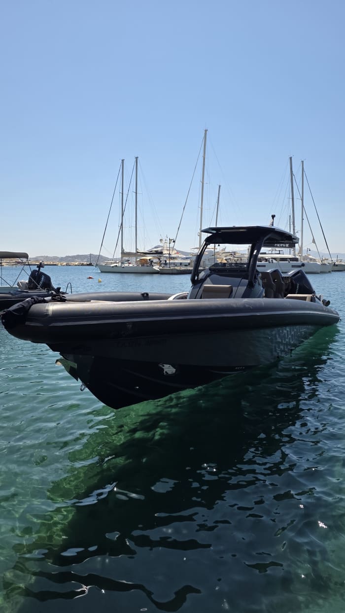 Explore the Heart of the Cyclades on a Full-Day Luxury RIB Adventure