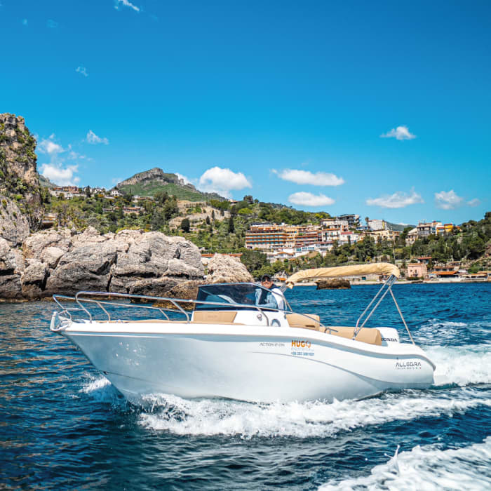 Private tour with skipper along the Taormina coast