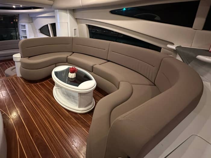 Halbtägiges Luxusyacht-Erlebnis auf dem Bosporus in Istanbul