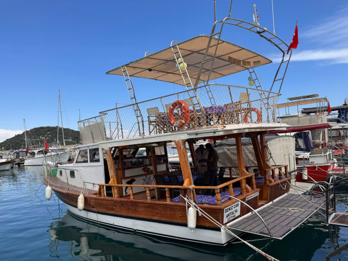 Ontspan 2 uur lang op een motorboot in Antalya.