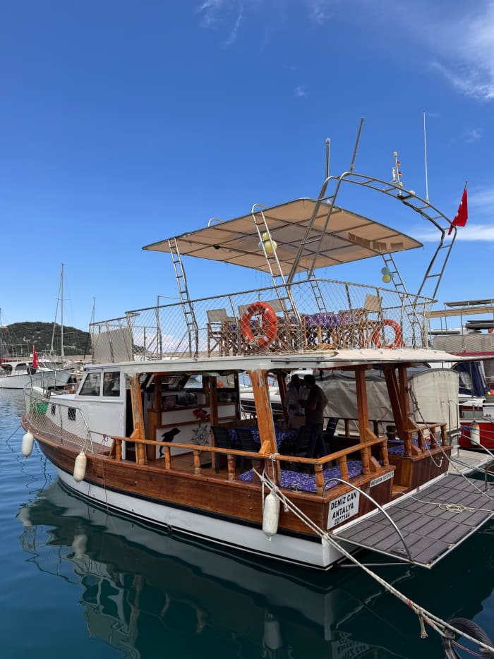 Ontspan 2 uur lang op een motorboot in Antalya.