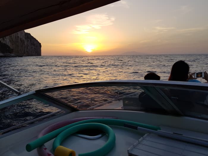 Your day in Amalfi: Rent a motorboat for 8h of discovery
