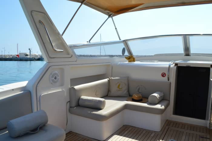 Your day in Amalfi: Rent a motorboat for 8h of discovery