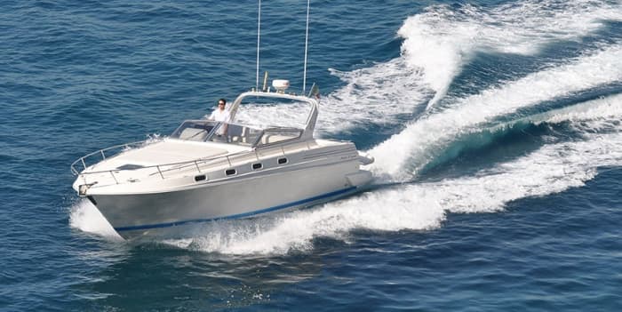 Your day in Amalfi: Rent a motorboat for 8h of discovery