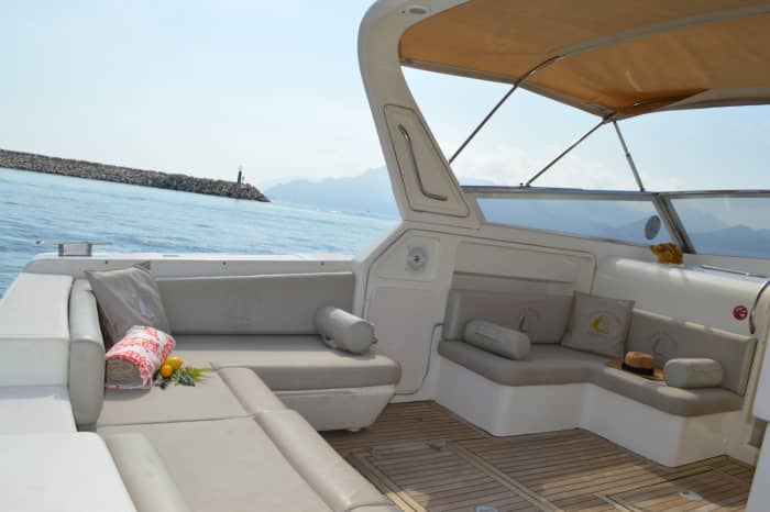 Your day in Amalfi: Rent a motorboat for 8h of discovery
