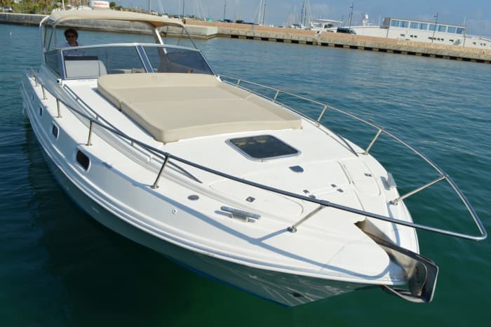 Your day in Amalfi: Rent a motorboat for 8h of discovery