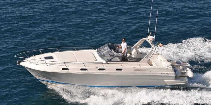 Your day in Amalfi: Rent a motorboat for 8h of discovery