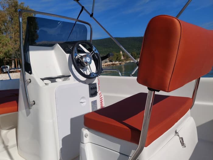 Profitez de 6 heures de navigation à moteur à Céphalonie.
