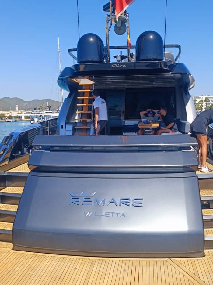 Ibiza's Gouden Kust: een dag vol design, zon en ultiem genieten.