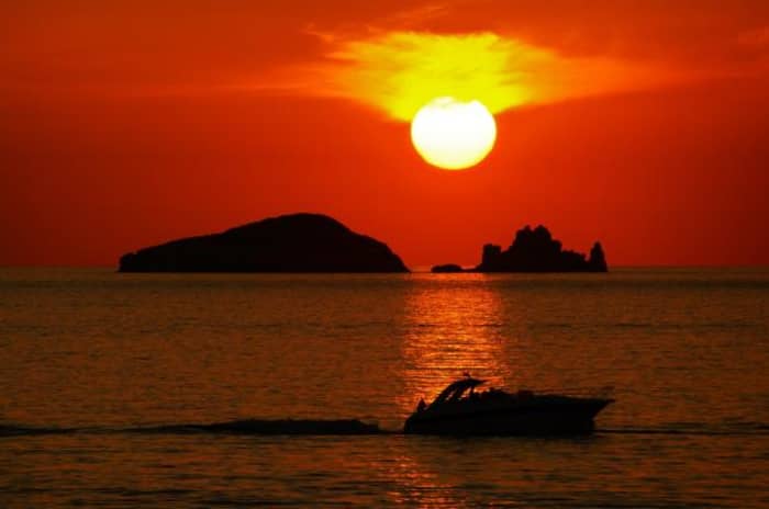 Sunset Escape – Enjoy the Most Beautiful Colors of Ibiza at Sea