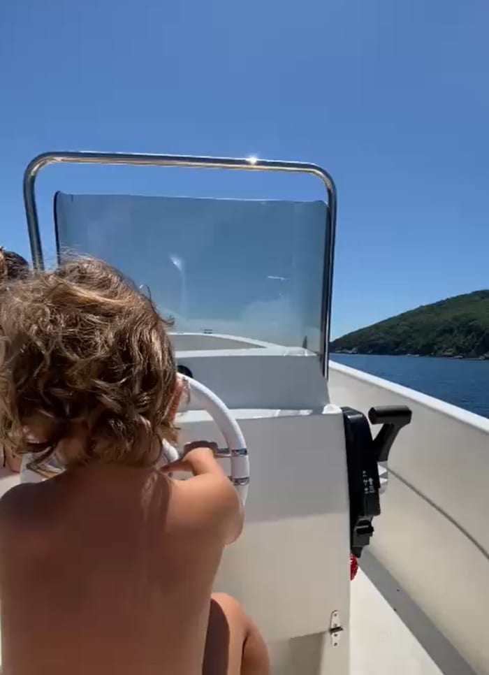 Hidden Beaches to Bar – 3-Hour Sea Journey