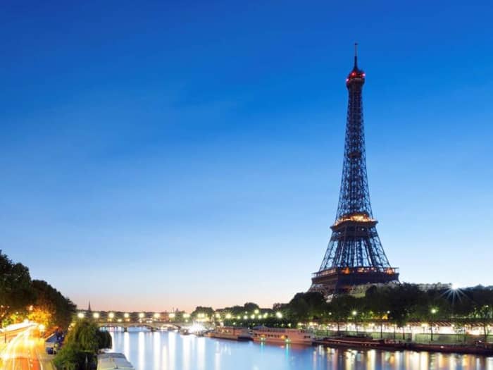 Crepúsculo parisino: crucero nocturno de Saint-Cloud a Notre Dame