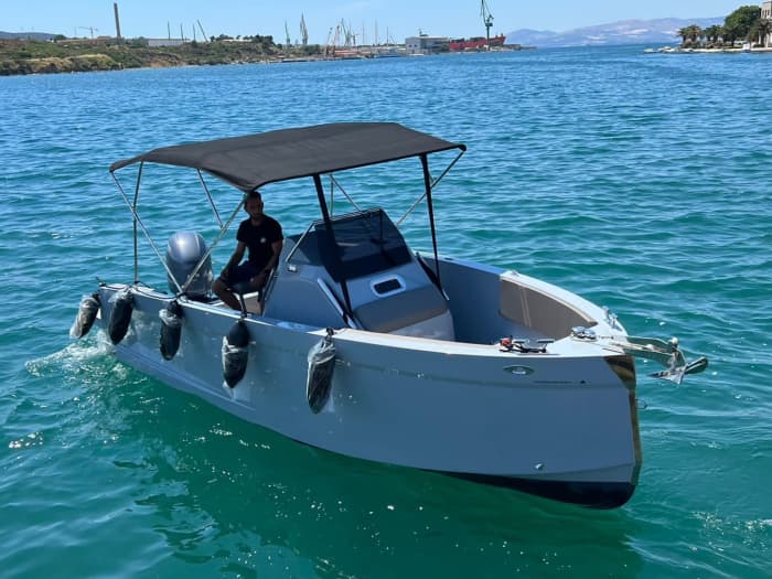Your day in Milos port, Milos: rent a motorboat for a full day of discoveries