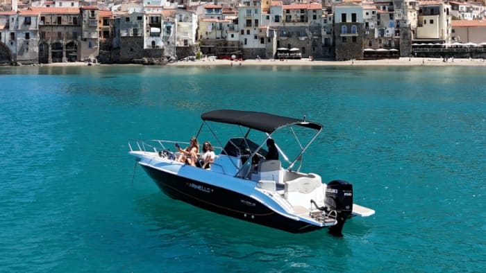 Cefalù Küste zu Küste: Private Tour mit Schnorcheln und Getränken an Bord