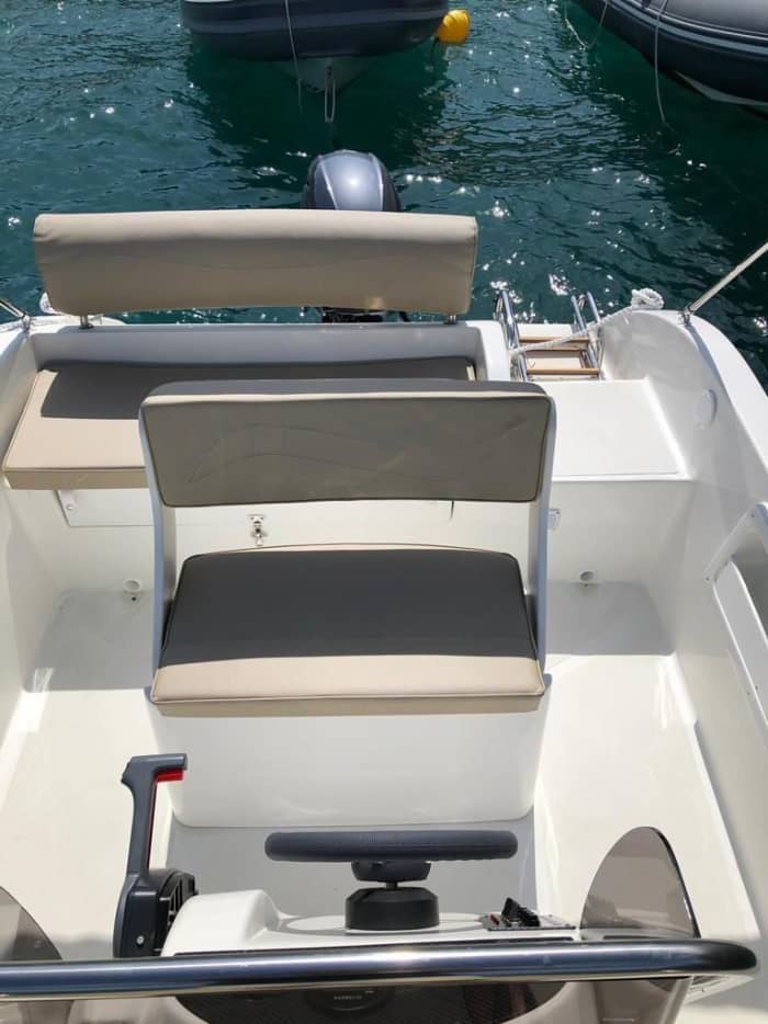 Njut av 9 timmar på en motorbåt i Rapallo
