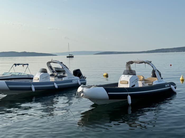 2 uur durende cruise bij zonsondergang: Kastel Stari naar Čiovo en Trogir