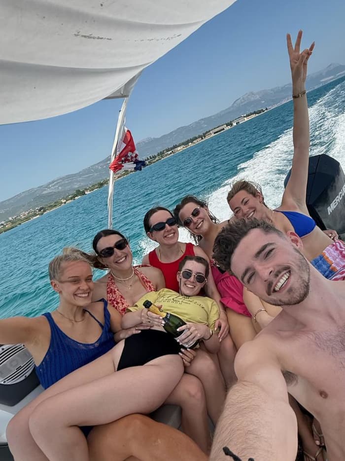 2 uur durende cruise bij zonsondergang: Kastel Stari naar Čiovo en Trogir