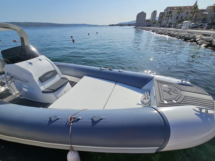 2 uur durende cruise bij zonsondergang: Kastel Stari naar Čiovo en Trogir