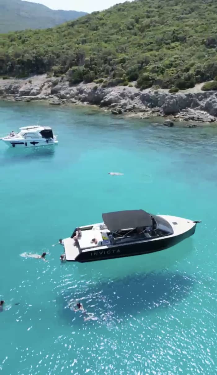 Explora Cres y nada en la Cueva Azul – 4,5 horas