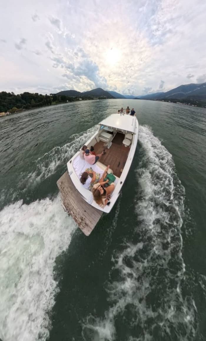The Lake of Dreams: A Day Among Villas and Enchanting Landscapes