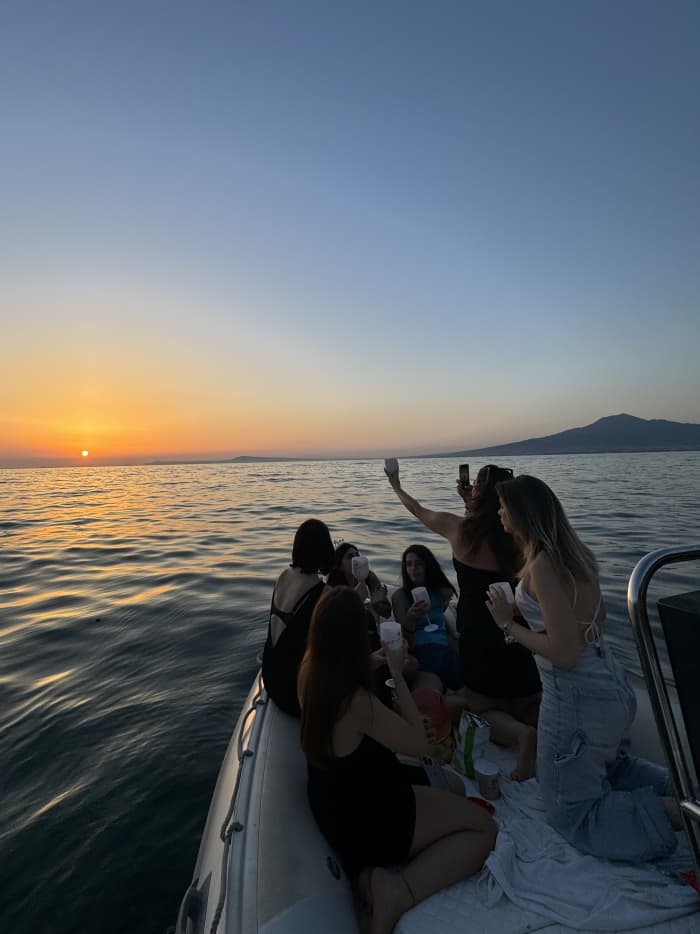 Sunset aperitif (Sorrento coast): cocktails, snacks, and a spectacular view!